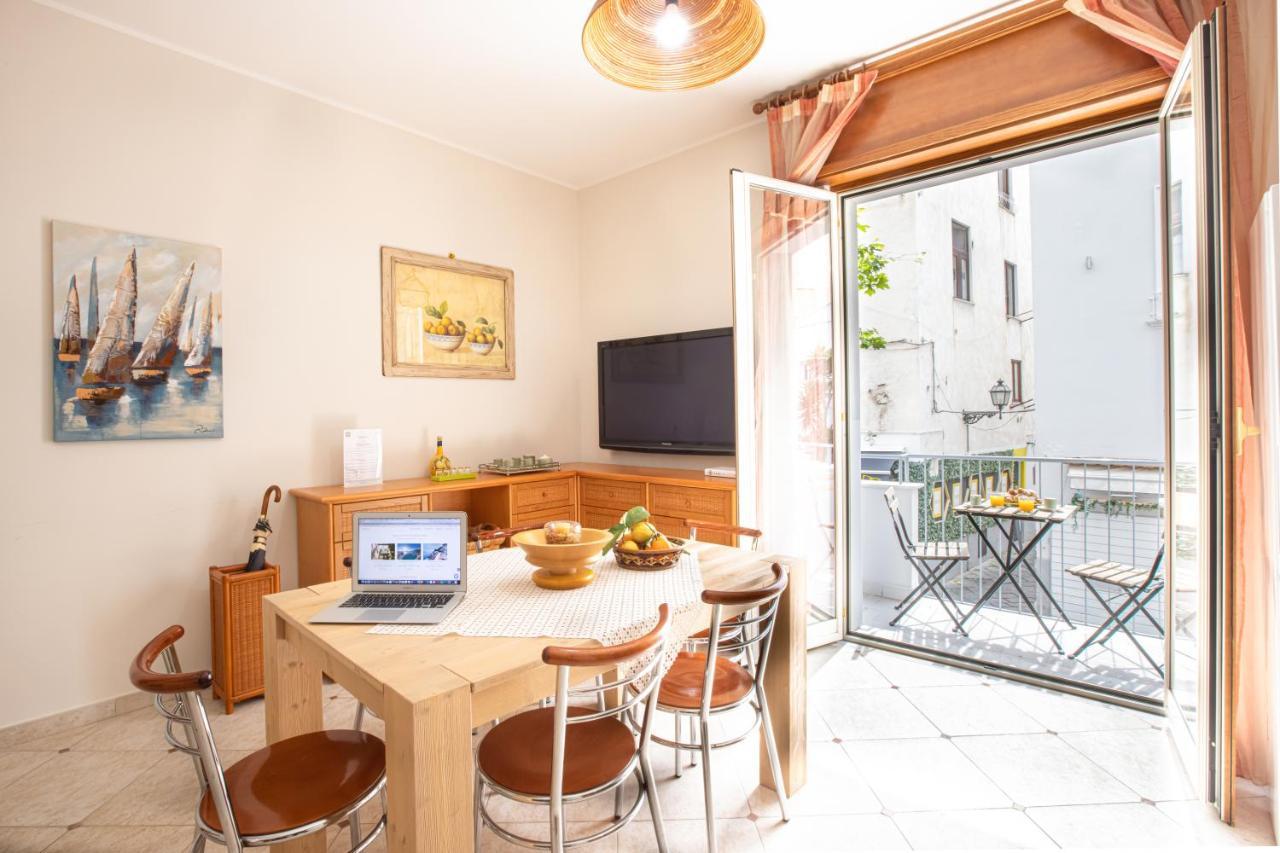 Sorrentovibes - Spacious 3 Bedrooms Apartment In Sorrento Oldtown Buitenkant foto